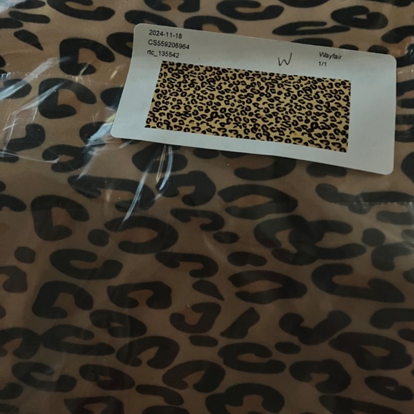 Leopard 🐆 Print 60 inch Round Tablecloth - Picture 2 of 2